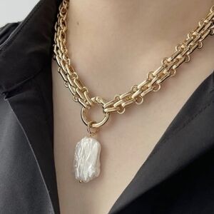 NWOT Anthropologie Elegant Gold Necklace with Pearl Pendant